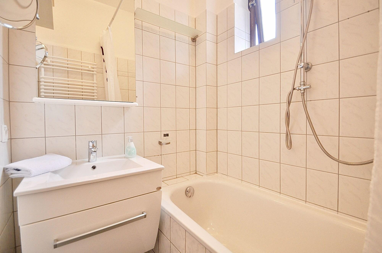 Bathroom 4, Schlossgarten Gästehaus, Verden