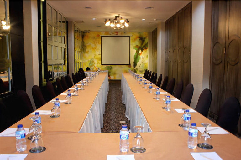 Business Facilities 26
