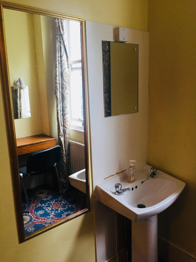 Bathroom 3, Gresham Bloomsbury, London