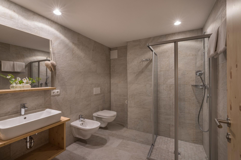 Bathroom 4, Berghotel Alpenrast, Bolzano
