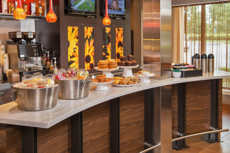 Food & Drinks 5, Courtyard Annapolis, Anne Arundel