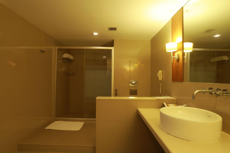 Bathroom 4, Avenue Regent, Ernakulam
