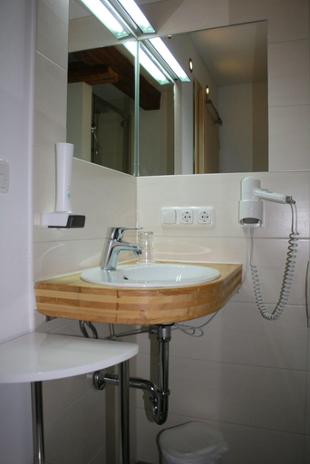 Bathroom 5, Zum Spitzbuam, Freising