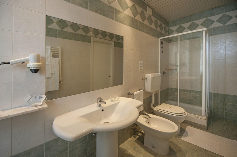 Bathroom 5, Hotel Poledrini, Perugia