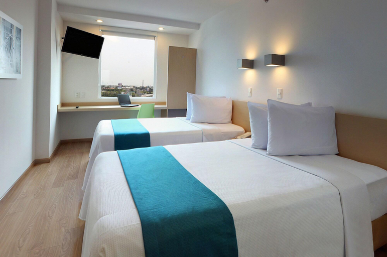 Bedroom 2, One Leon Poliforum, León