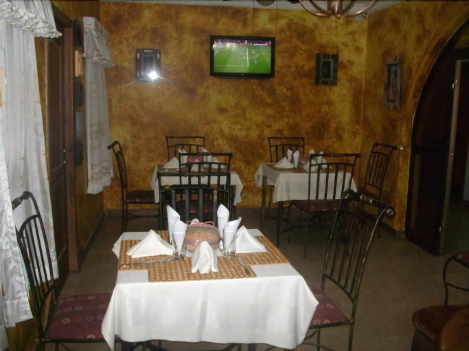 Food & Drinks, Rayporsh Hotel, Accra