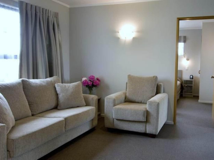Public Area 4, Knightsbridge Court Motor Lodge, Marlborough