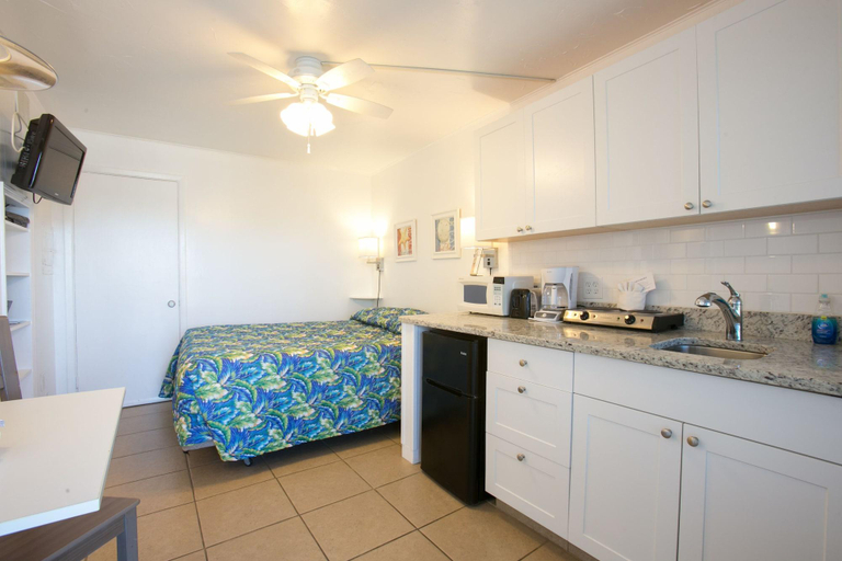 Public Area 3, Dolphin Inn Resort, Lee