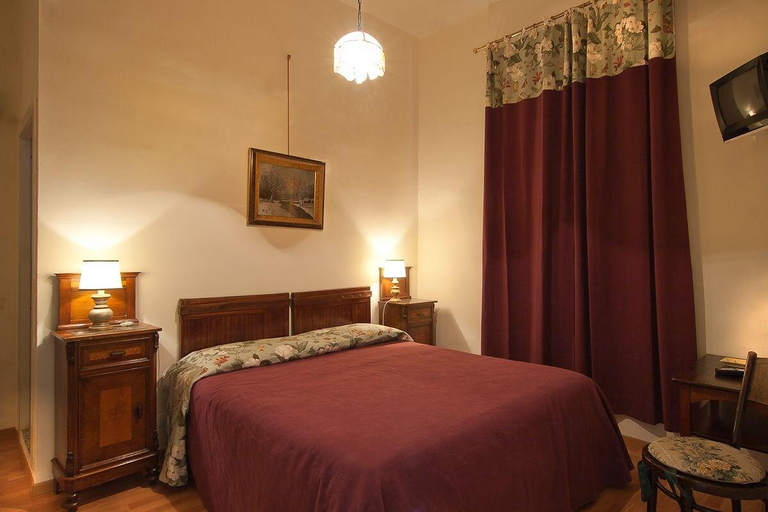 Bedroom 2, Villa Fiorita, Siena
