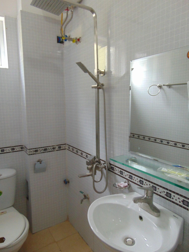 Bathroom 4, Huy Hoang Airport Hotel, Sóc Sơn