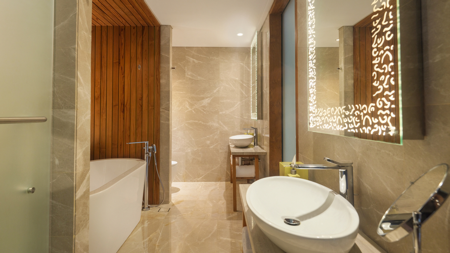 Bathroom 14