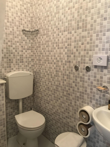 Bathroom 4, Albergo Moderno, Lucca