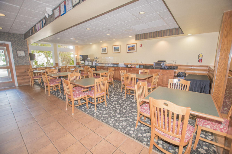Food & Drinks 5, Lake Chatuge Lodge, Towns