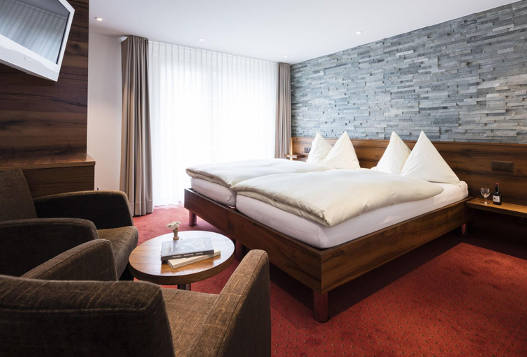 Bedroom 3, Hotel Continental, Visp