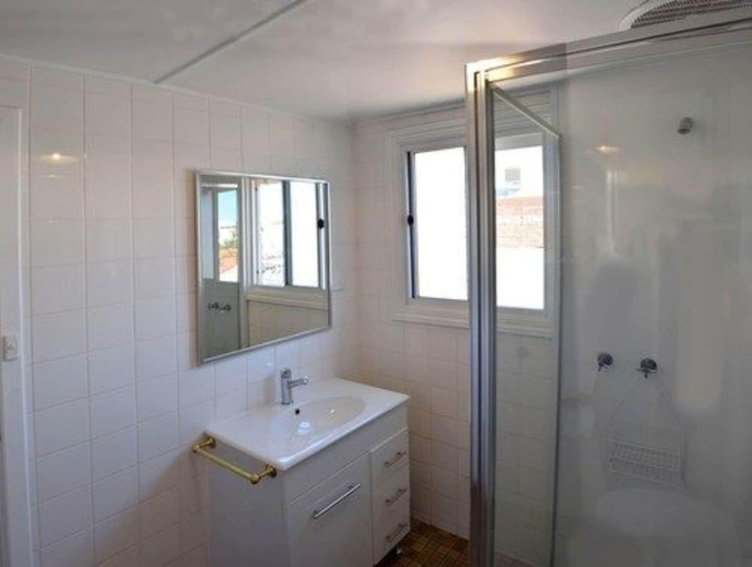 Bathroom 4, Palace Hotel, Kalgoorlie-Boulder