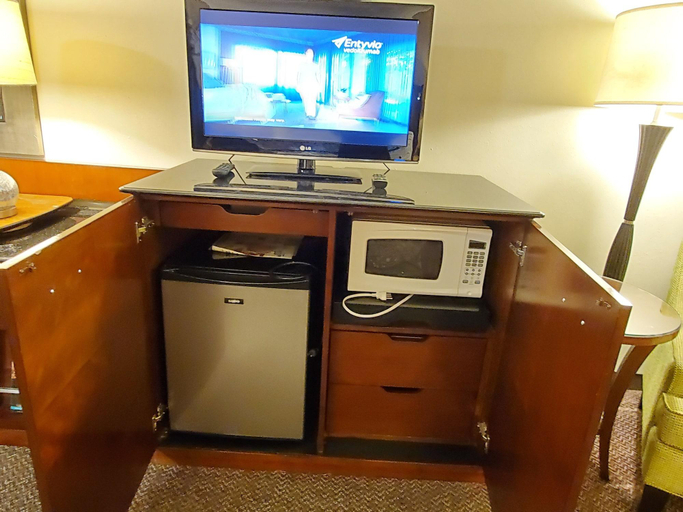 Bedroom 2, Olympic Inn and Suites, Grays Harbor