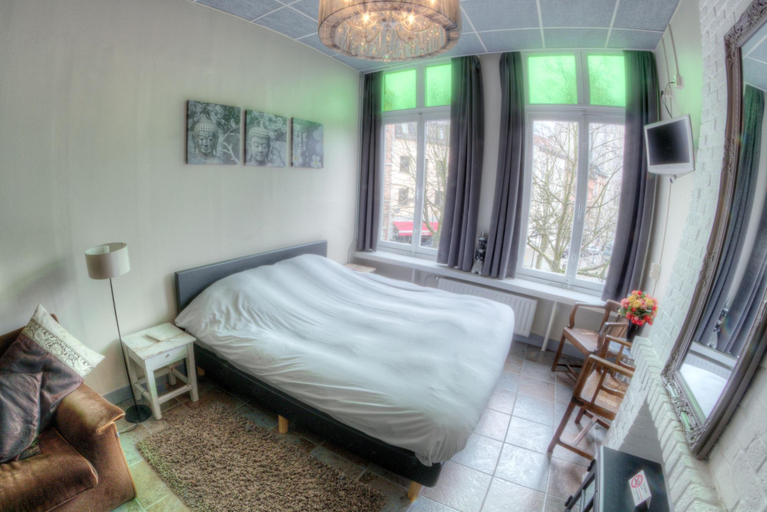 Bedroom 2, Urban Dreams Bed And Breakfast, Antwerpen