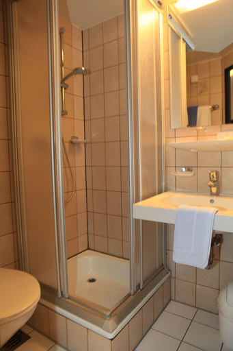 Bathroom 3, Alexa Kurhotel, Main-Tauber-Kreis
