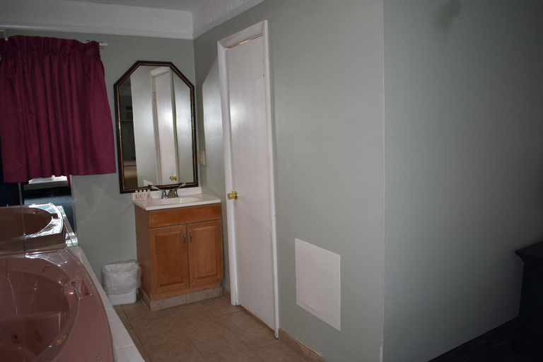 Others 5, Travelodge Mt. Pocono, Monroe