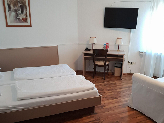 Bedroom 3, Hotel Restaurant Knechtstedener Hof, Rhein-Kreis Neuss
