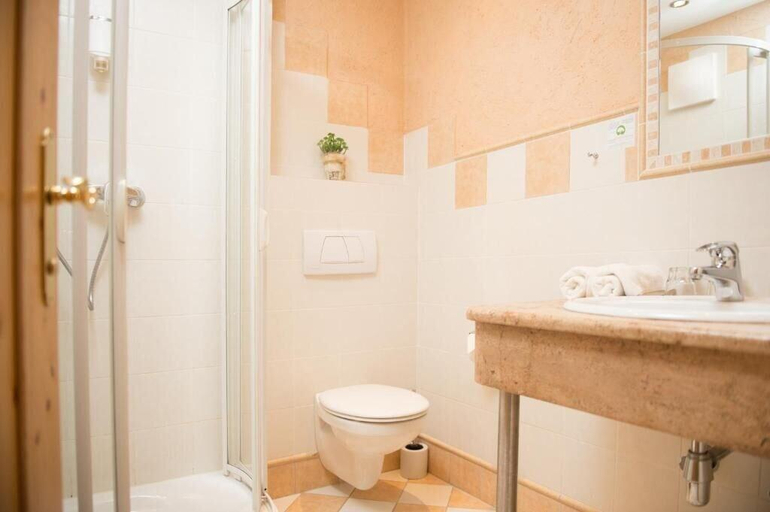 Bathroom 4, Landhotel Santner, Salzburg Umgebung