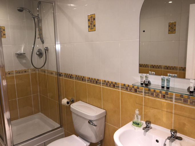 Bathroom 4, Chapel Apartments, Aberdeen