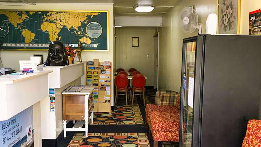 Public Area 4, Relax Inn Altoona, Blair