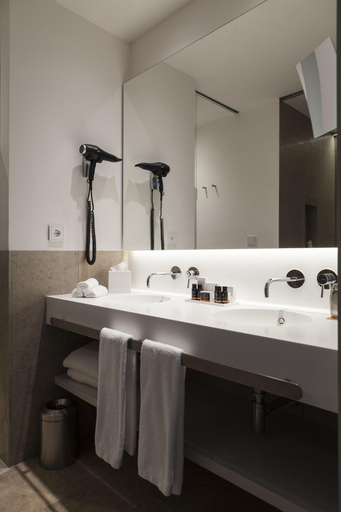 Bathroom 5, Hotel Kivir Sevilla, Sevilla