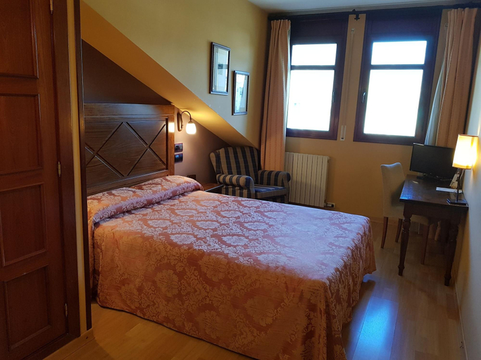 Bedroom 3, Cotiella , Huesca