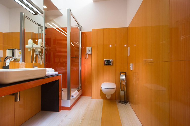 Bathroom 5, Centrum Dikul, Środa Śląska