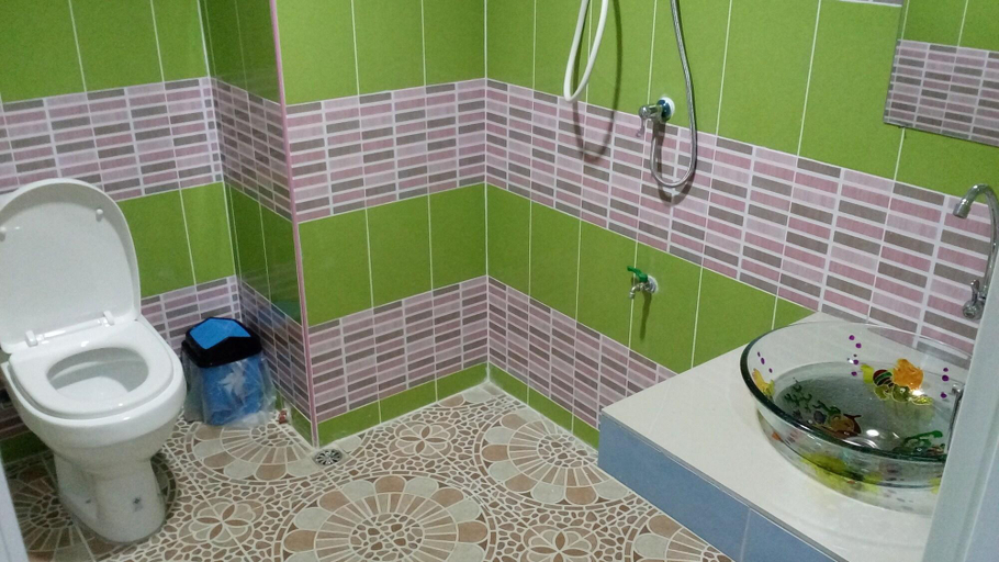 Bathroom 5, Rueangsri  Siri Guesthouse, Muang Sukhothai