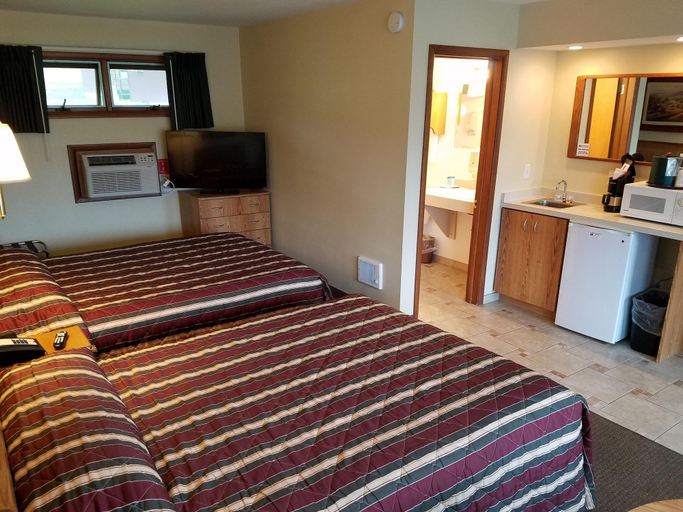 Bedroom 4, Black Hawk Motel, Columbia