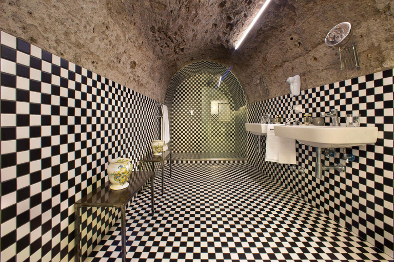 Bathroom 5, Marina Piccola 73, Napoli