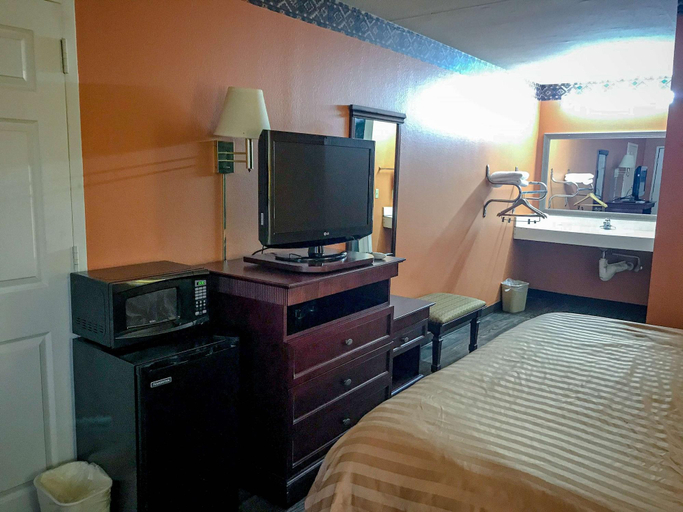 Bedroom 2, Americas Best Value Inn Ozark, Franklin