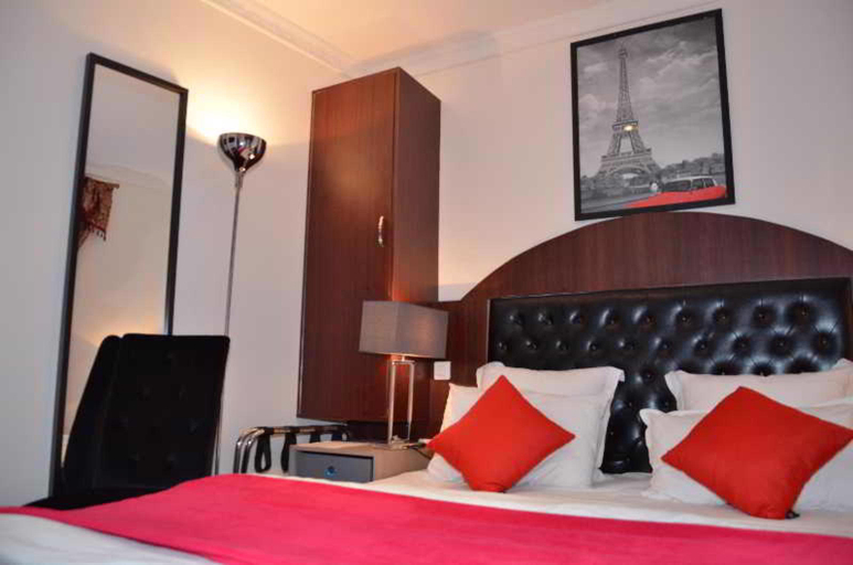 Bedroom 3, Hotel Regina Montmartre, Paris