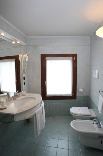 Bathroom 5, Albergo Alla Campana, Venezia