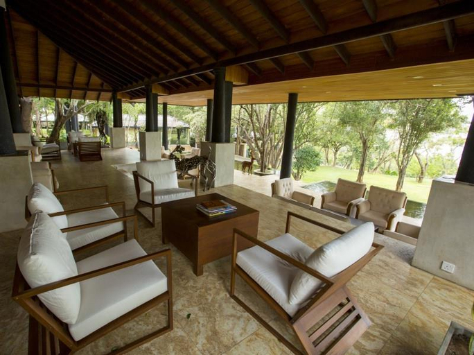 Public Area 4, Deer Park Hotel, Hingurakgoda