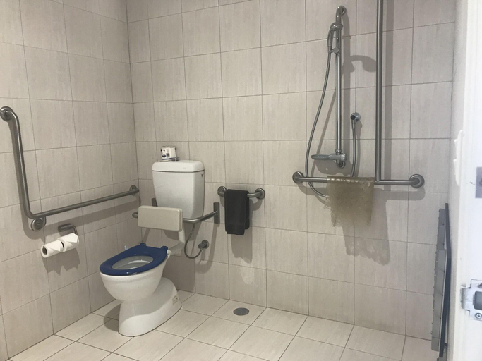 Bathroom 4, Bunbury Motel, Bunbury