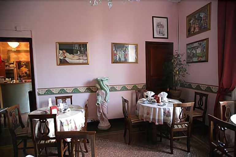 Dining Room 18