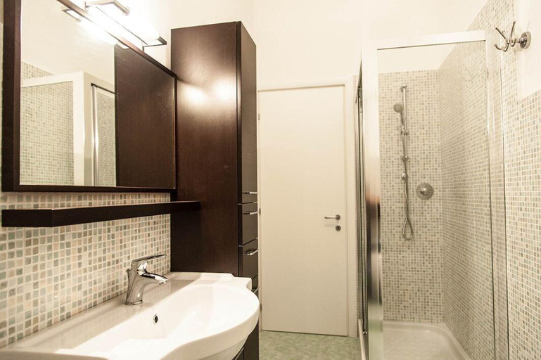Bathroom 4, Parco Delle Valli, Rome