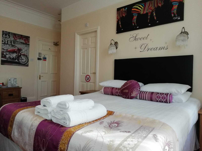 Bedroom 4, Diamonds Guest House, York
