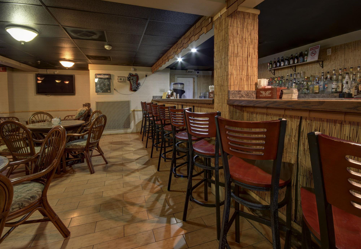 Food & Drinks 5, Carousel Resort, Worcester
