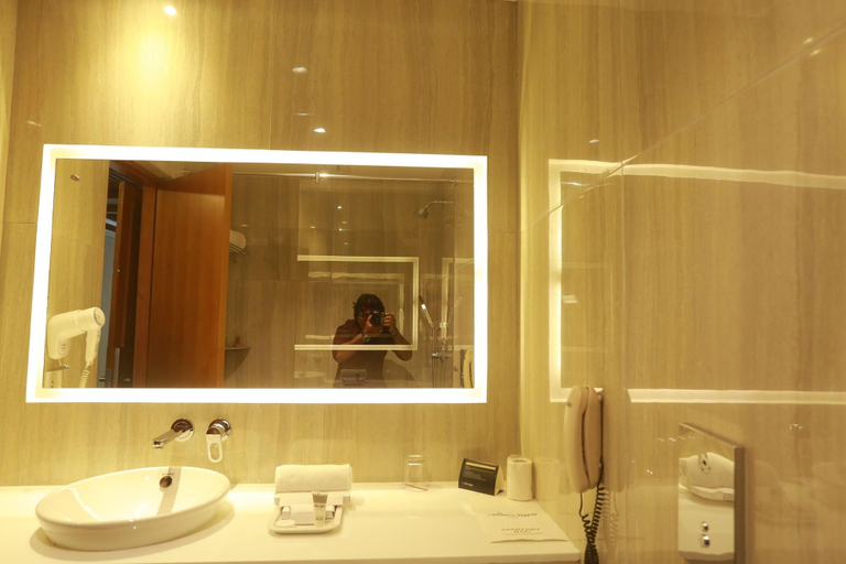 Bathroom 4, Avenue Regent, Ernakulam