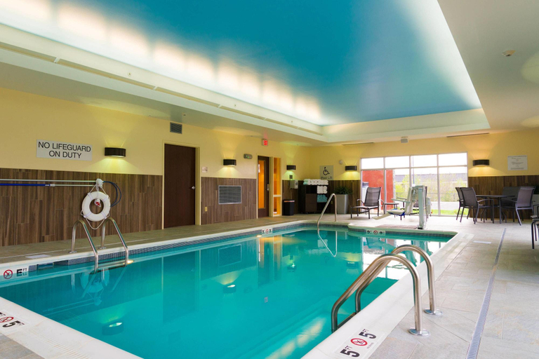 Sport & Beauty, Fairfield Inn & Suites Dickson, Dickson