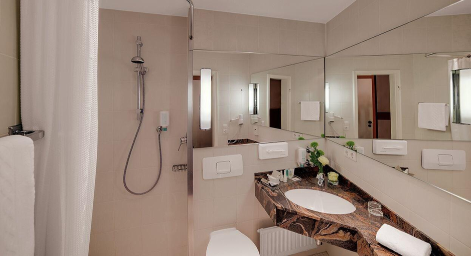 Bathroom 5, Hotel am Rathaus, Augsburg