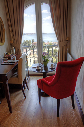 Bedroom 2, The Magnaura Palace Hotel, Fatih