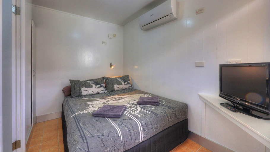 Bedroom 3, Halls Creek Motel, Halls Creek