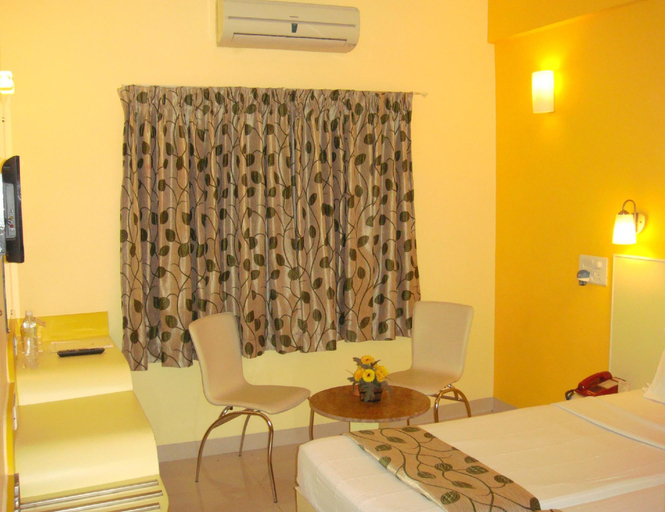 Bedroom 2, Hotel Pandian, Chennai