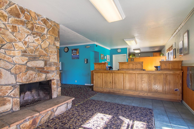 Public Area 2, Motel 6 Fort Bragg, Mendocino