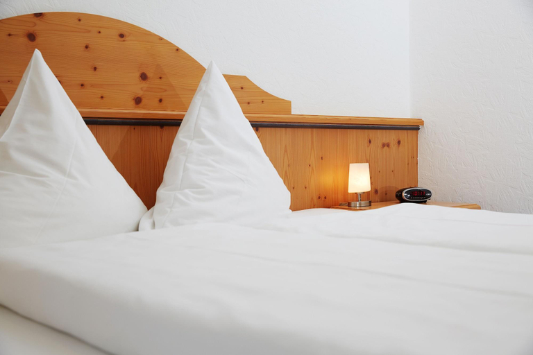 Bedroom 3, Zum Fischer am See, Rosenheim